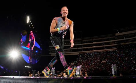 Coldplay brings empathy — and Selena Gomez — to the band’s 2023 North American tour finale